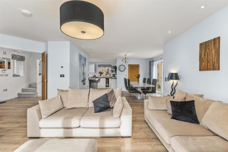 Images for Hightown Road, Banbury - stunning bespoke interior