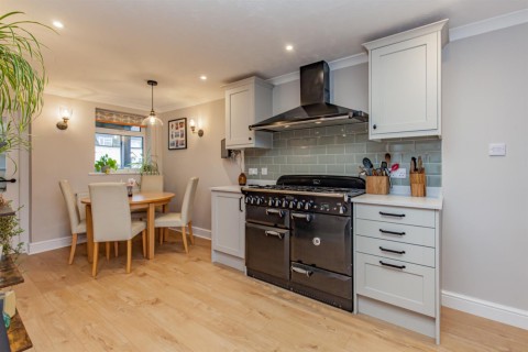 Click the photo for more details of Midway, Middleton Cheney - end of chain