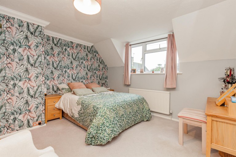 Images for Midway, Middleton Cheney - end of chain