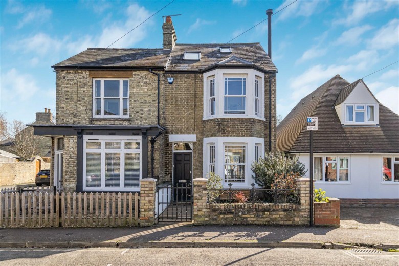 Click the photo for more details of Richmond Road, Cambridge