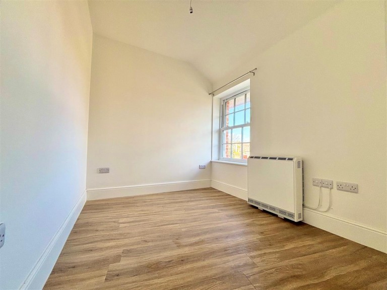 Images for Tennyson Road, Freshwater