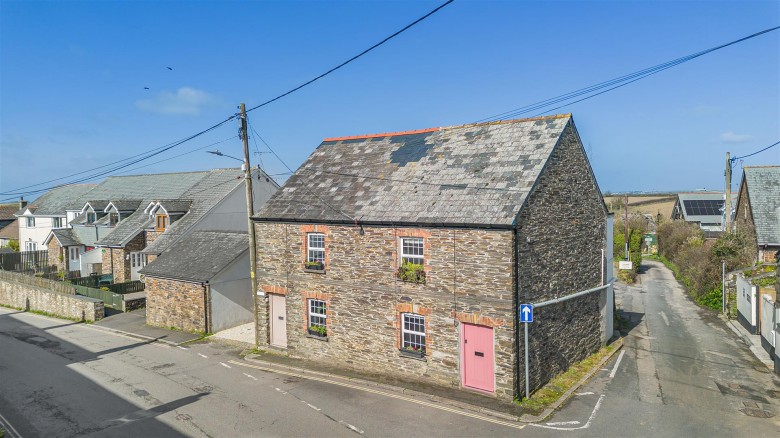 Click the photo for more details of St Issey, Wadebridge