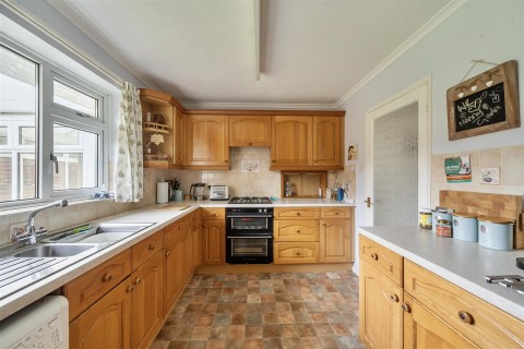 Click the photo for more details of Fosseway Close, Axminster, Devon