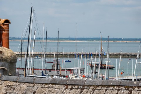 Click the photo for more details of Cowes, Isle of Wight