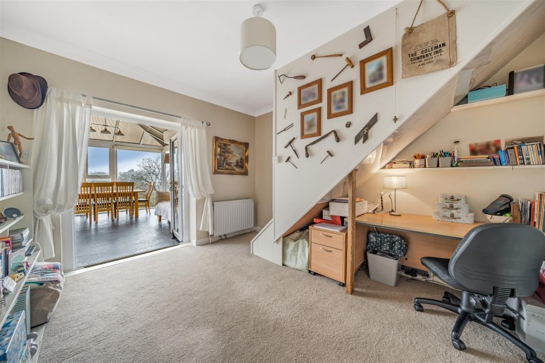 Images for Dunheved Road, Launceston