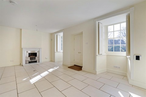 Click the photo for more details of Stow on the Wold, Gloucestershire