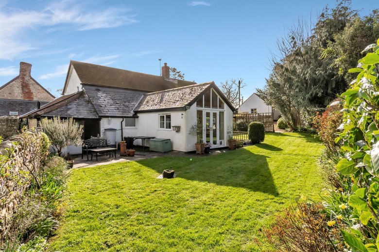 Click the photo for more details of Kilmington, Axminster