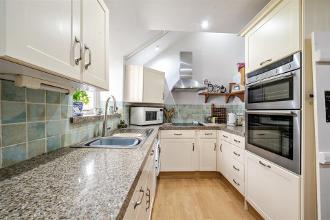 Click the photo for more details of Kilmington, Axminster