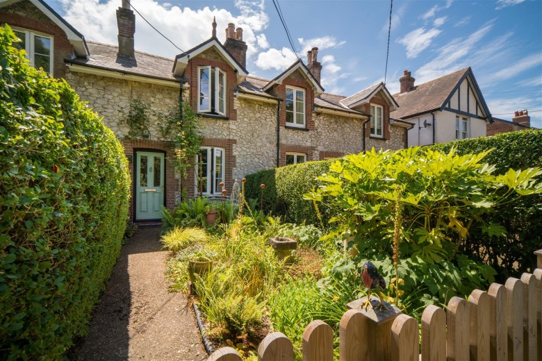 Click the photo for more details of Totland Bay, Isle of Wight