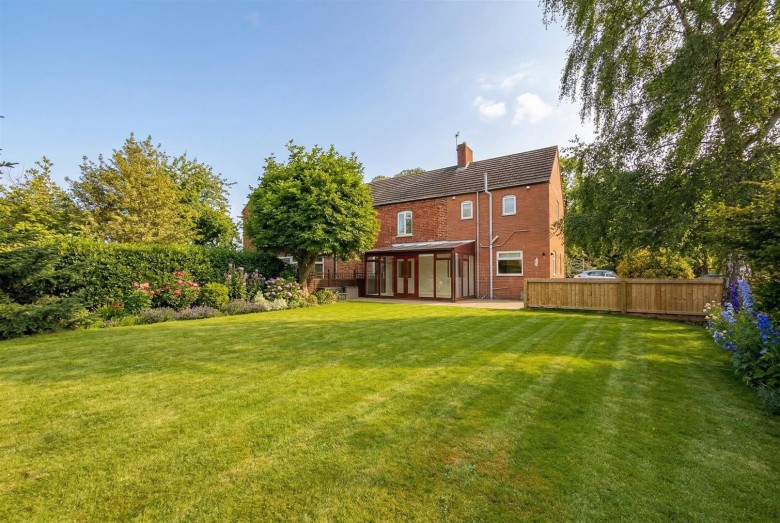 Click the photo for more details of Lincoln Road, Carlton Scroop