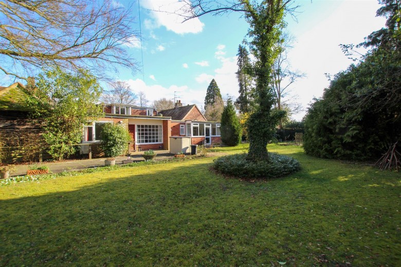 Click the photo for more details of Mingle Lane, Great Shelford