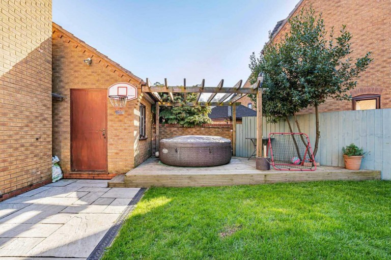 Images for Whitecroft Gardens, Woodford Halse, NN11