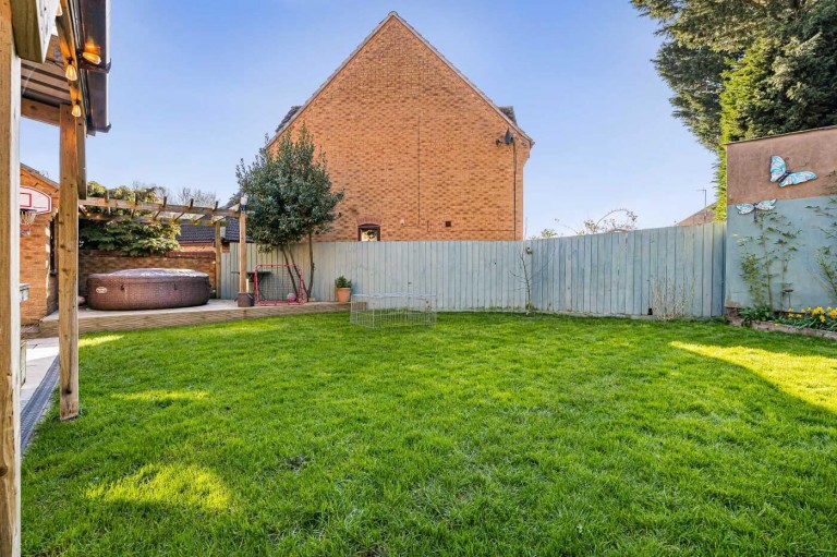 Images for Whitecroft Gardens, Woodford Halse, NN11