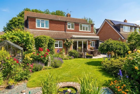 Click the photo for more details of Main Street, South Scarle, Newark