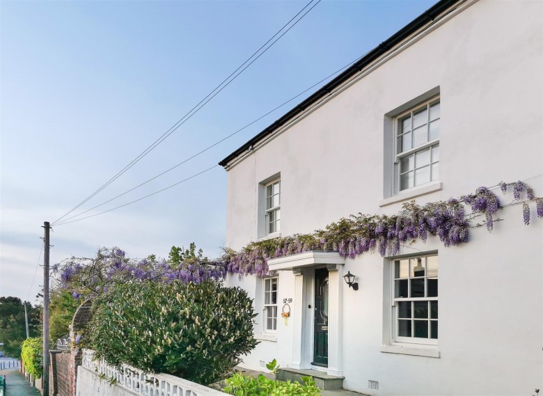 Click the photo for more details of Newport, Isle Of Wight