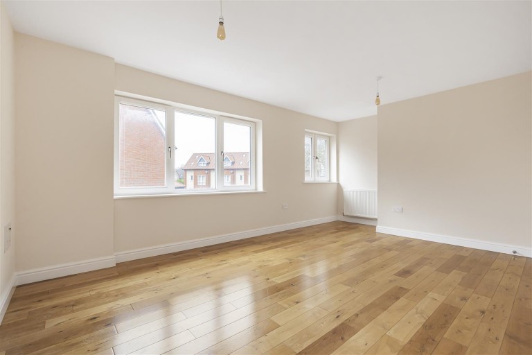 Images for Abernant Drive, Newmarket