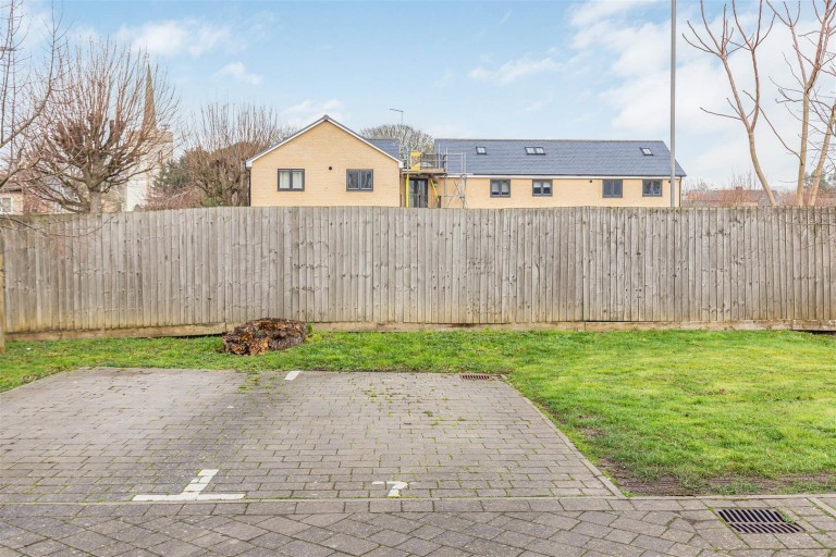 Images for Abernant Drive, Newmarket