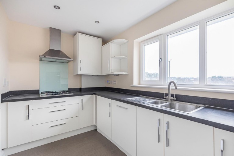 Images for Abernant Drive, Newmarket