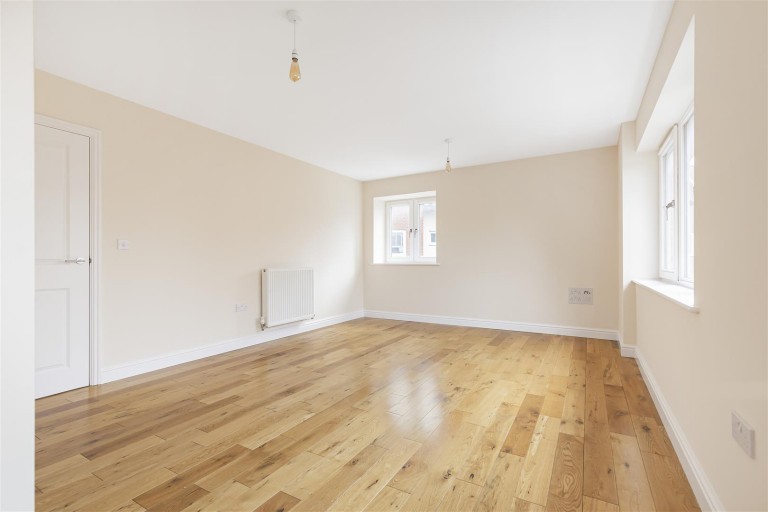 Images for Abernant Drive, Newmarket