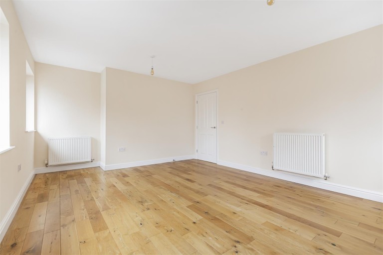 Images for Abernant Drive, Newmarket