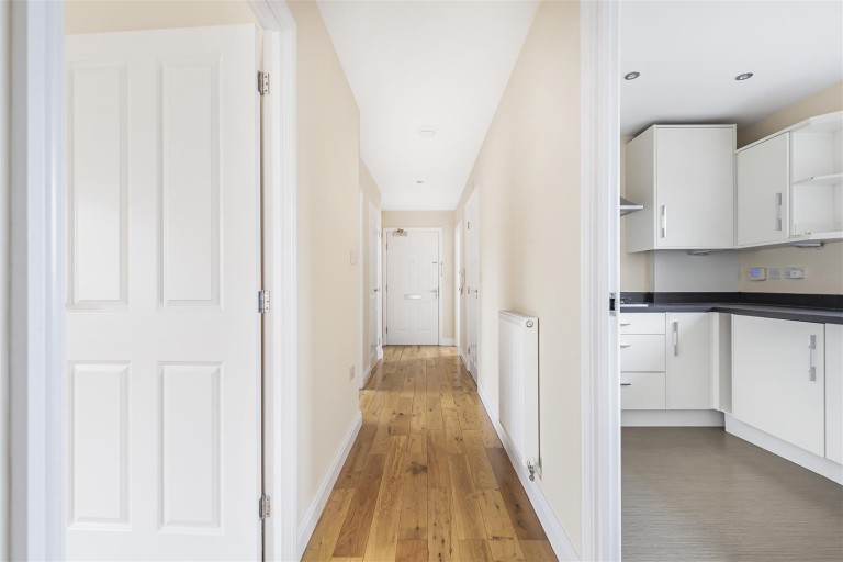 Images for Abernant Drive, Newmarket