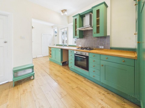 Click the photo for more details of Knighton Church Road, South Knighton, Leicester