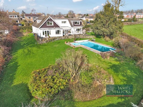 Click the photo for more details of Oaks Road, Great Glen, Leicestershire