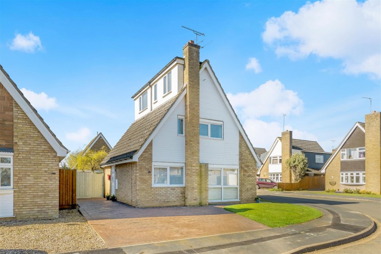 Click the photo for more details of Heathcote Avenue, Banbury