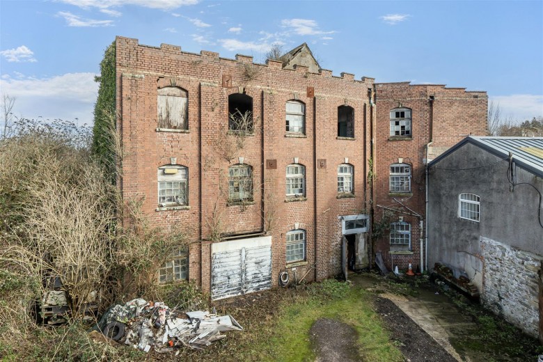 Click the photo for more details of Castle Hill, Axminster