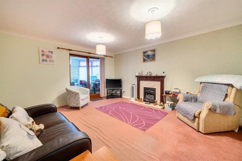 Click the photo for more details of Maple Close, Towcester, NN12