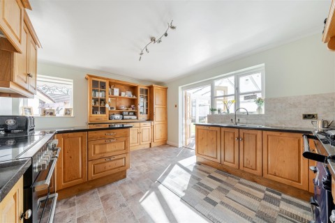 Click the photo for more details of Puddington, Tiverton