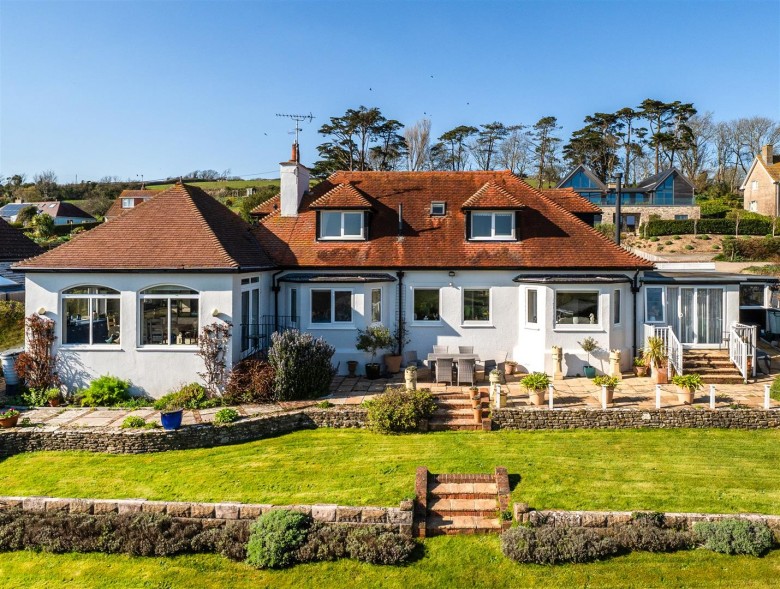 Click the photo for more details of Shipton Lane, Burton Bradstock, Bridport