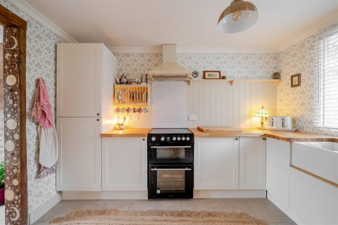 Click the photo for more details of Laburnum Cottage, Wellington