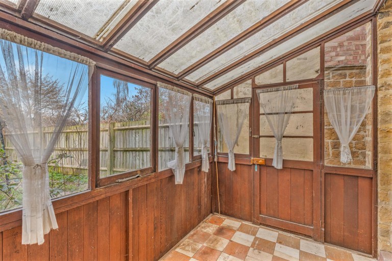 Images for Belgrave Crescent, Banbury