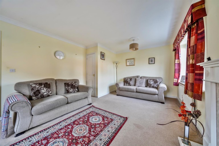 Images for Judith Way, Cawston, Rugby