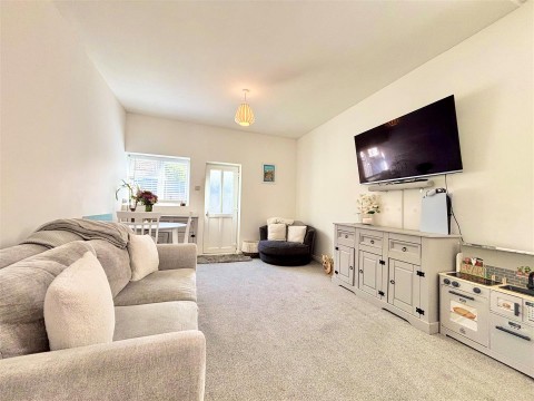 Click the photo for more details of The Broadway, Totland Bay