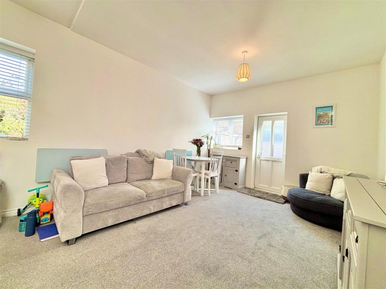 Images for The Broadway, Totland Bay