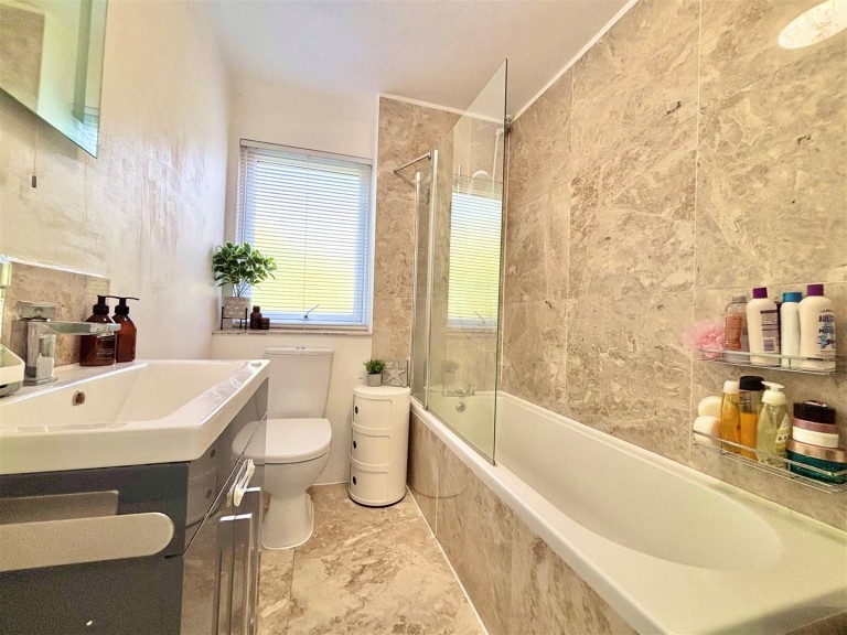 Images for The Broadway, Totland Bay