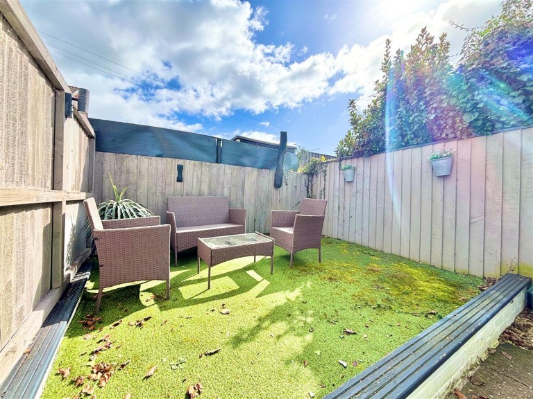 Images for The Broadway, Totland Bay