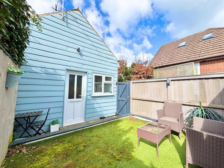 Images for The Broadway, Totland Bay