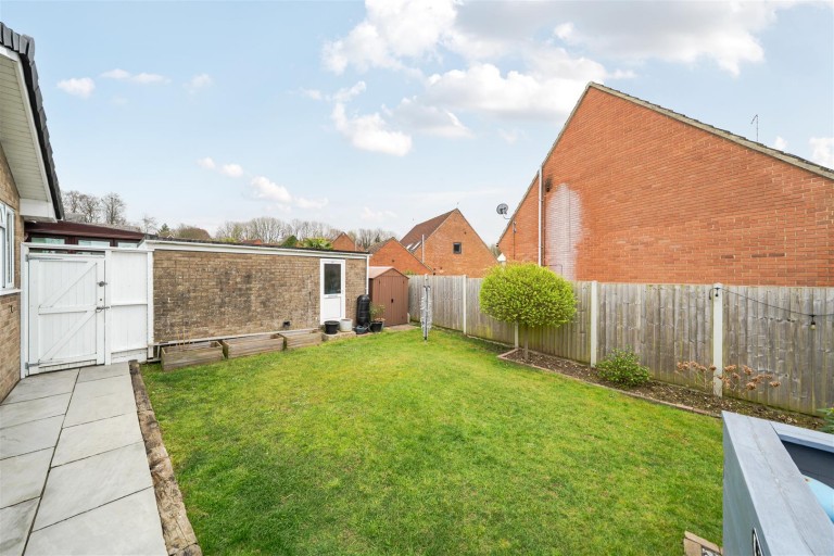 Images for James Close, Blandford Forum