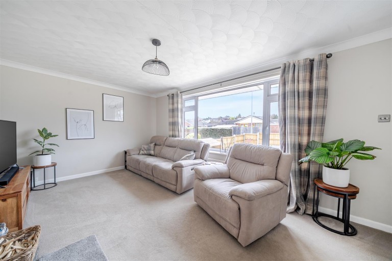 Images for James Close, Blandford Forum