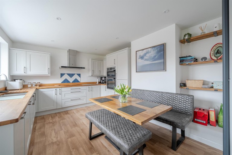 Images for James Close, Blandford Forum