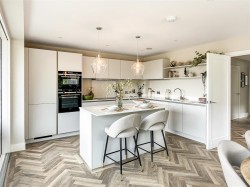 Images for Lee Bay Apartments