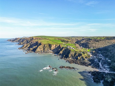 Click the photo for more details of Lee Bay Apartments