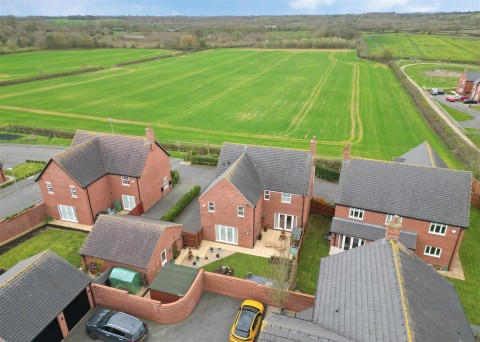 Click the photo for more details of Beesley Lane, Ravenstone, LE67