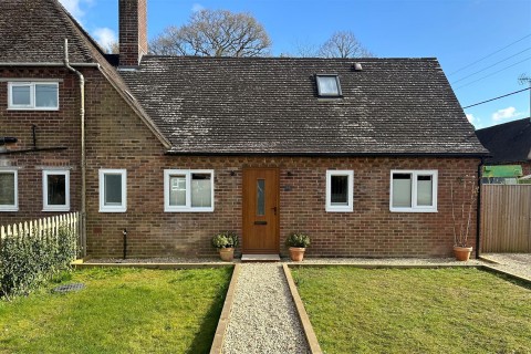 Click the photo for more details of Holly Close, Highmoor Cross, Henley-On-Thames