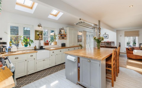 Click the photo for more details of Carisbrooke, Isle of Wight