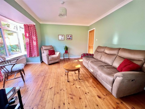 Click the photo for more details of Totland Bay, Isle of Wight