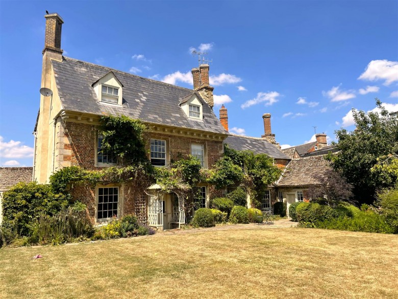 Click the photo for more details of Lechlade, Gloucestershire